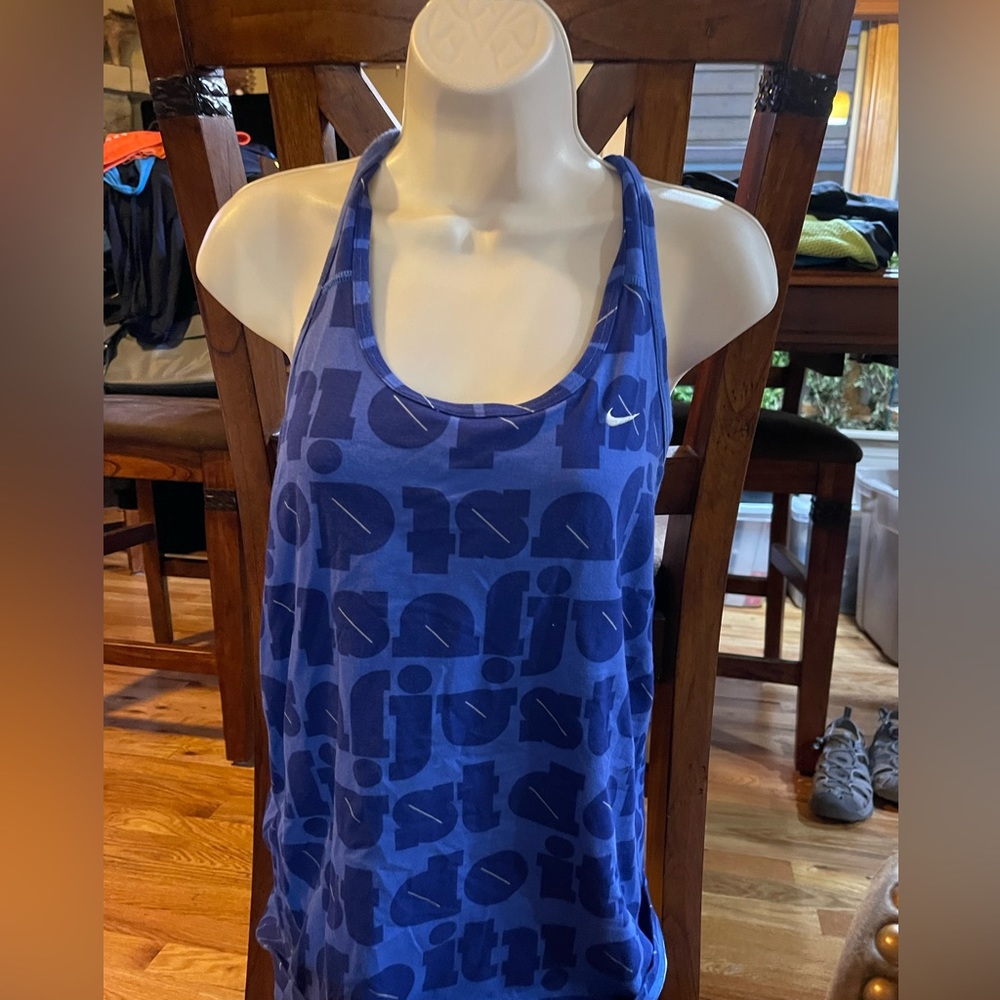Nike drifit tank Large. Built in bra.